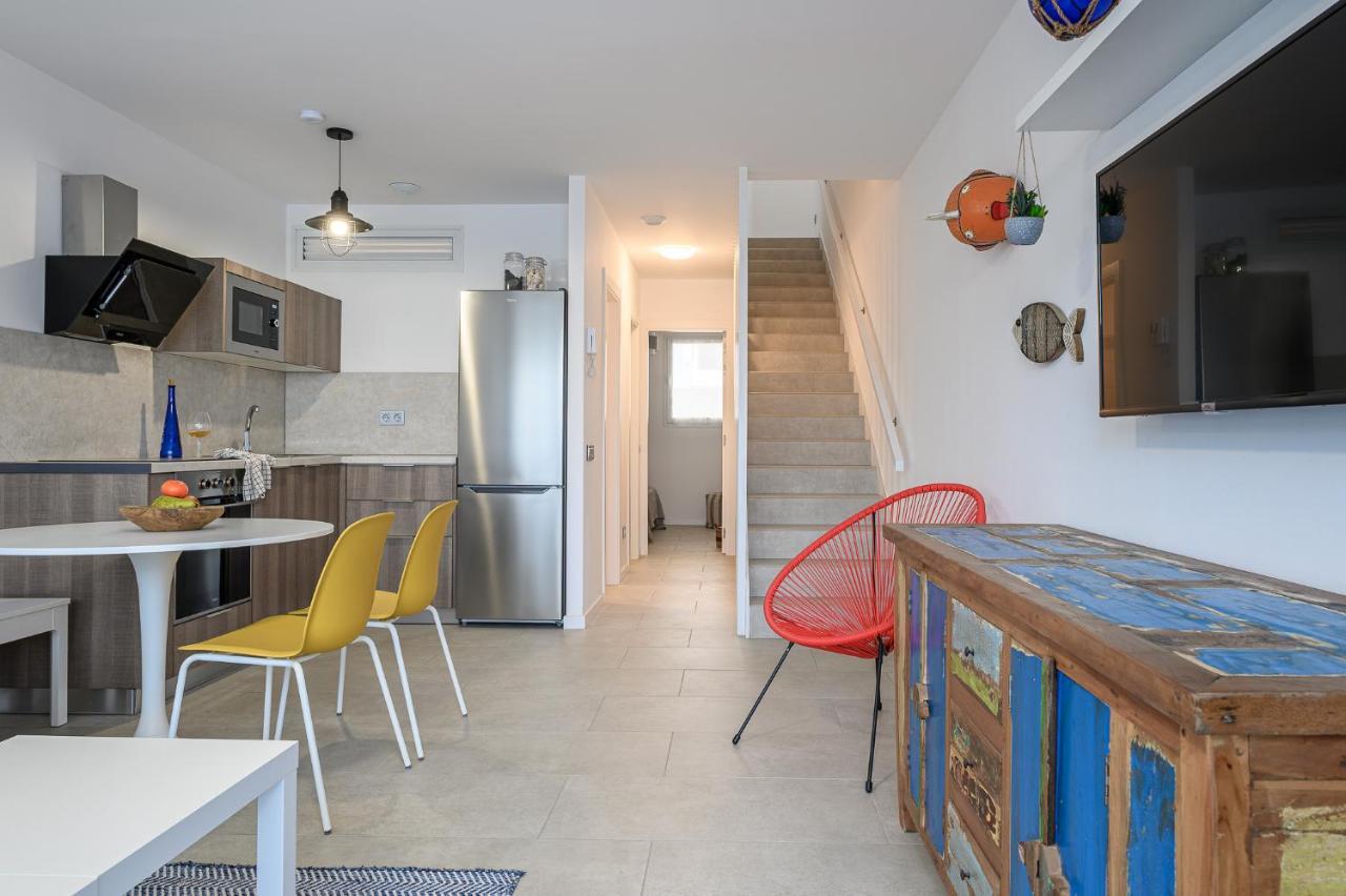 La Marinera House-near The Beach, Fast Wifi, Air-con On Main Bedroom And Sat Tv Casa de vacances
